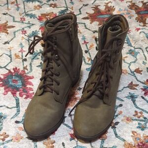 Report Olive Lace-Up Boots
